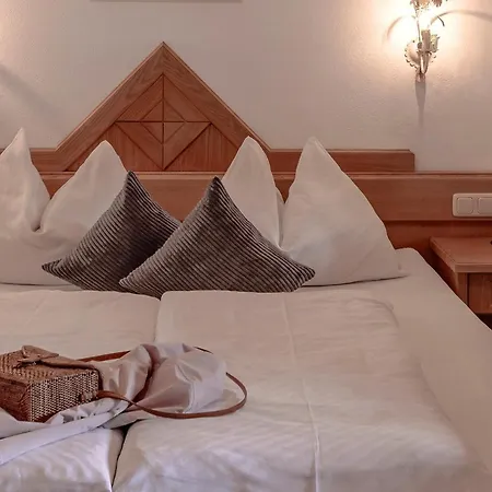 ホテル Kathrin グロースアルル